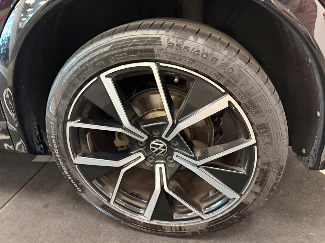 Volkswagen Tiguan 2.0 TDI 150 CV SCR DSG R-Line