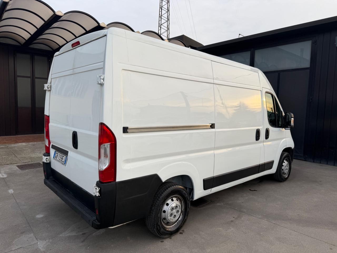 Peugeot Boxer 330 2.2 BlueHDi 140 S&S PM-TM Furgone