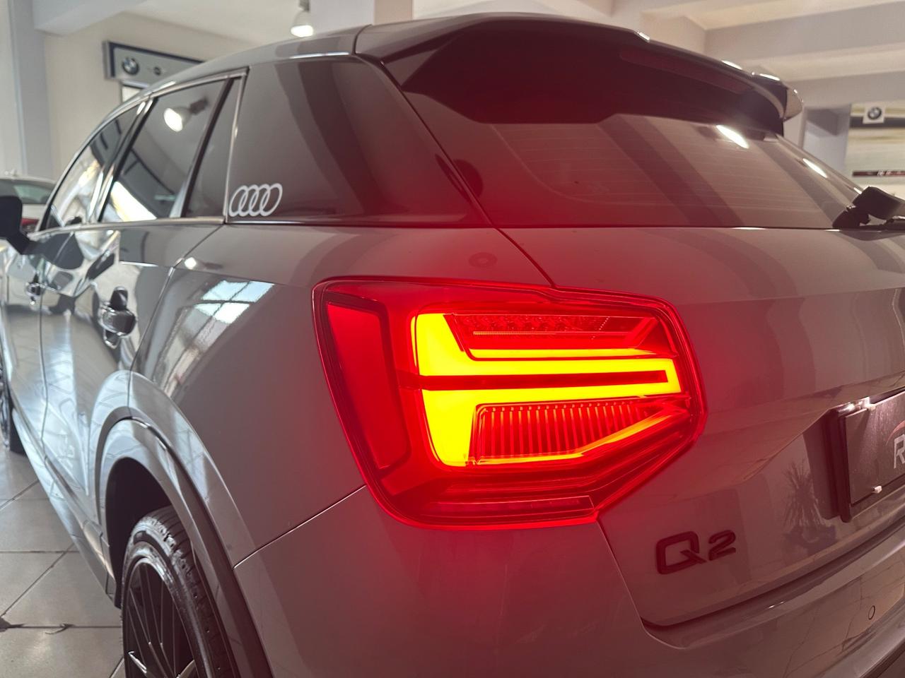 Audi Q2 35 TDI S tronic Identity Black