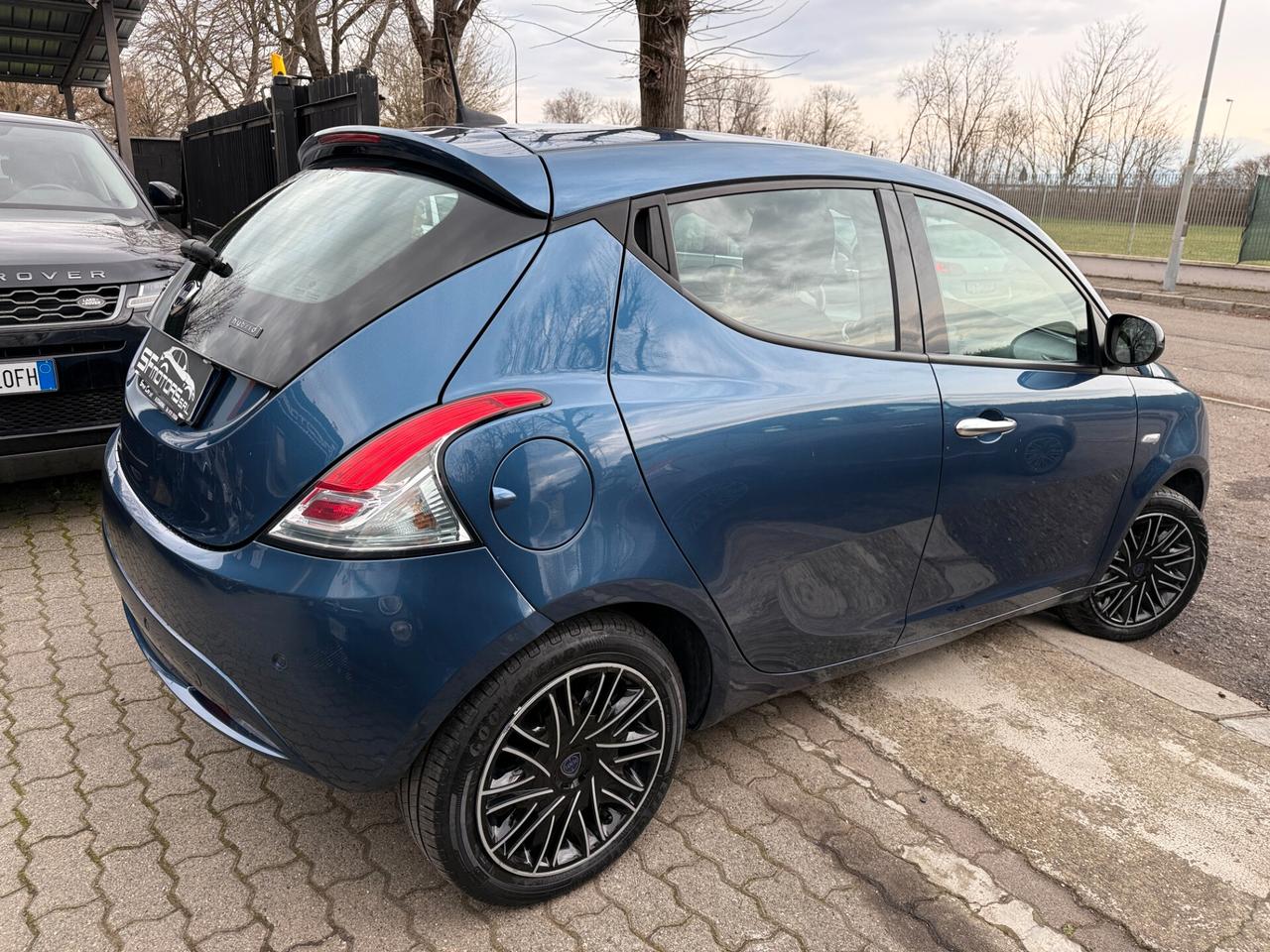 Lancia Ypsilon 1.0 FireFly 5 porte S&S Hybrid Ecochic Gold