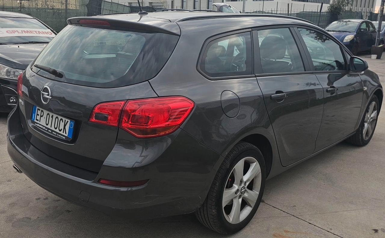 Opel Astra 1.4 Turbo 140CV Sports Tourer GPL Tech Cosmo