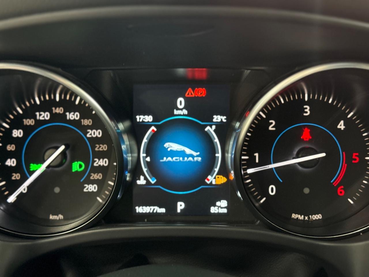 Jaguar F-Pace 2020 180 cv portfolio