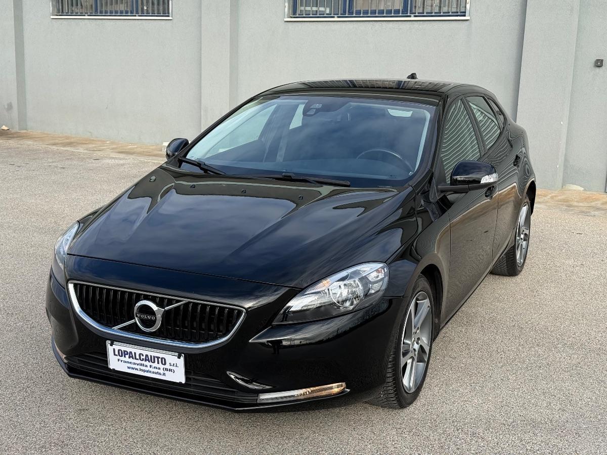 VOLVO - V40 - D2 Business