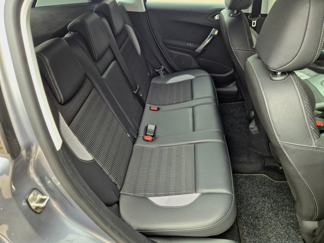 Peugeot 2008 BlueHDi 120 S&S Allure