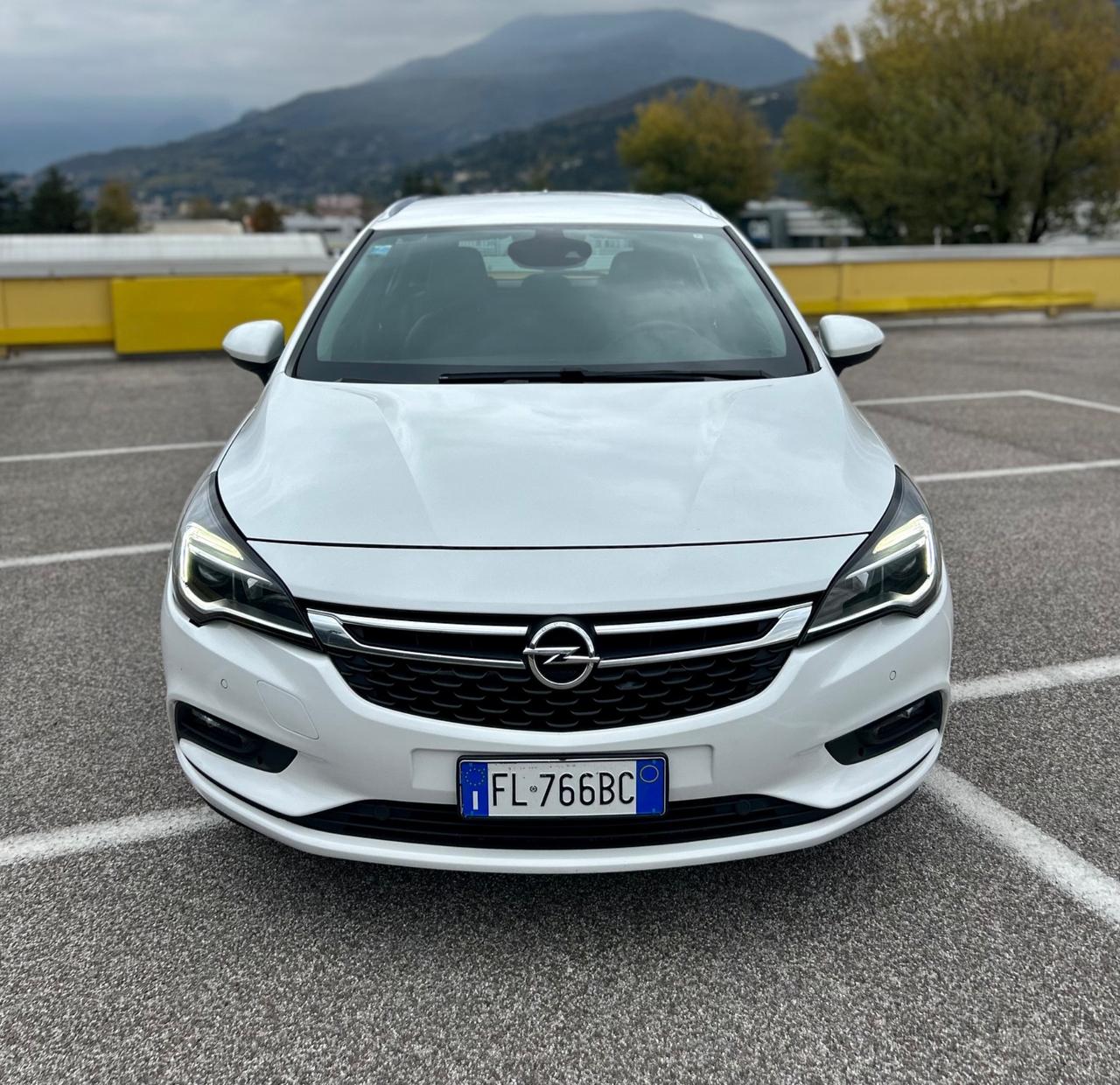 Opel Astra Sports Tourer FULL OPT. Gancio Traino