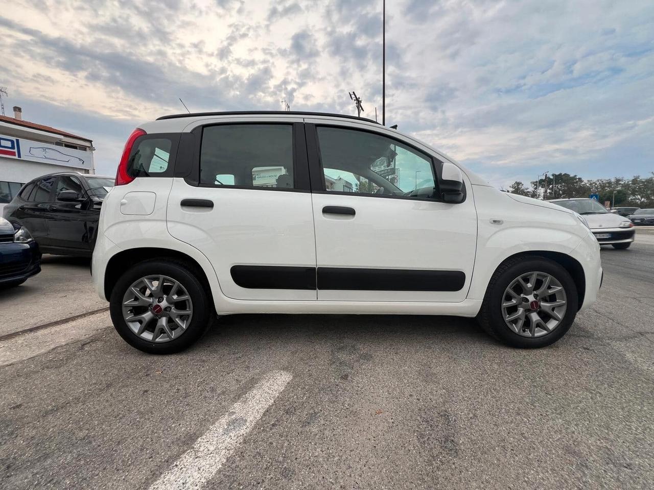 FIAT PANDA HYBRID VETTURA CON SOLI 35000KM UNICO PROPRIETARIO