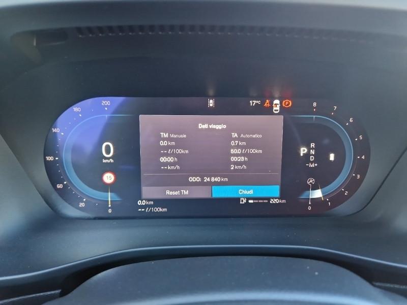 VOLVO XC40 B3 automatico Plus Dark