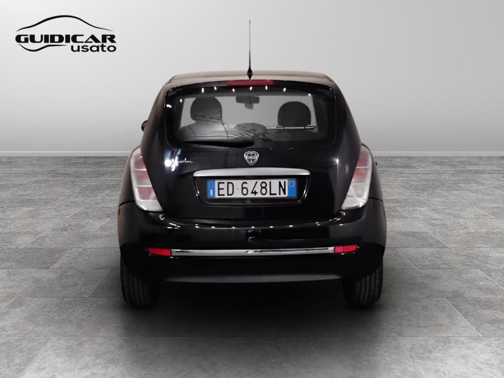 LANCIA Ypsilon II 2007 - Ypsilon 1.2 8v New Oro (oro)