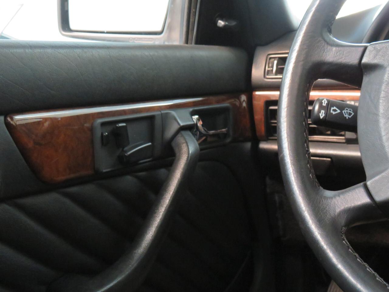 Mercedes-benz S 300 SE cat