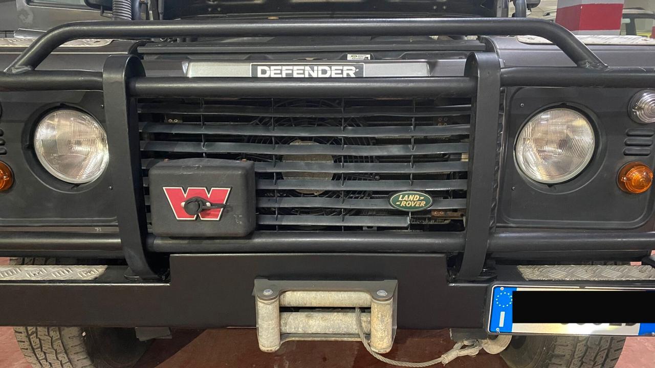 Land Rover Defender LD - Tomb Raider