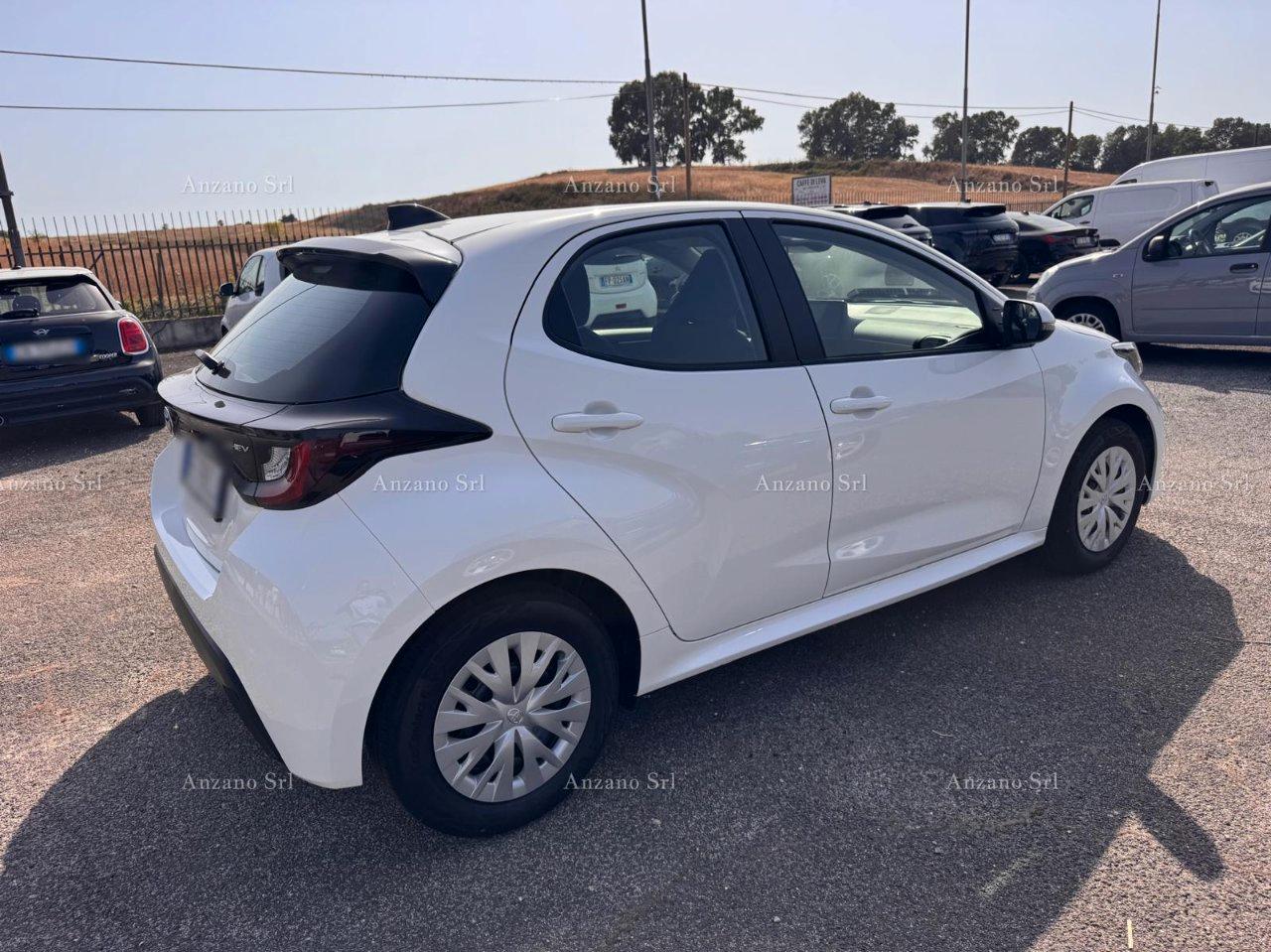 Toyota Yaris 1.5h 115 Icon NEOPATENTATI "PREZZO REALE NON LEGATO A FINANZIARIA"