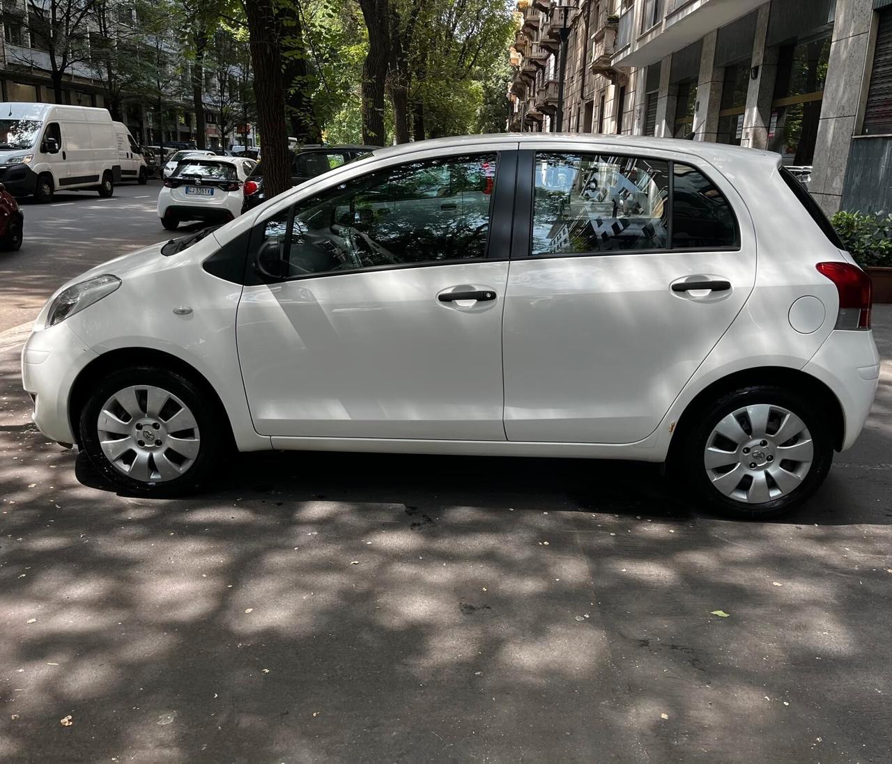 Toyota Yaris 1.0 3 porte