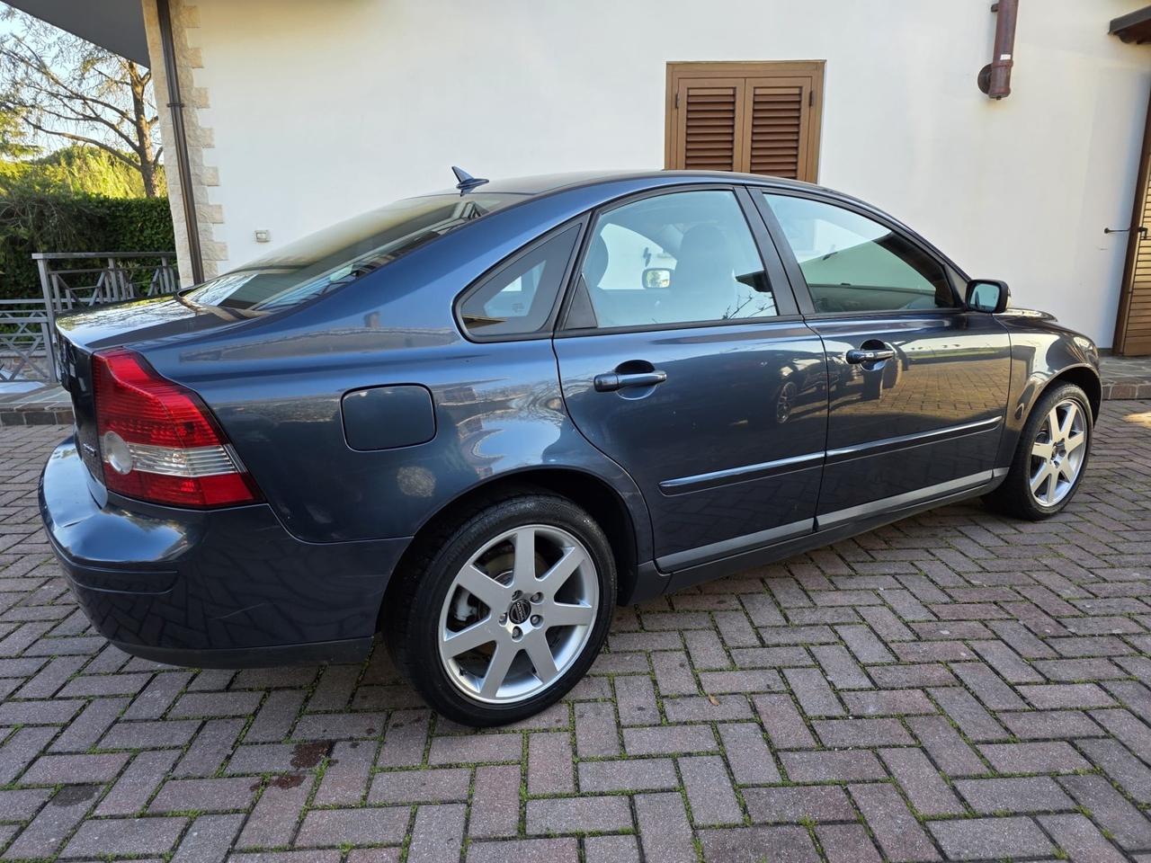 Volvo S40 2.0 D cat Summum