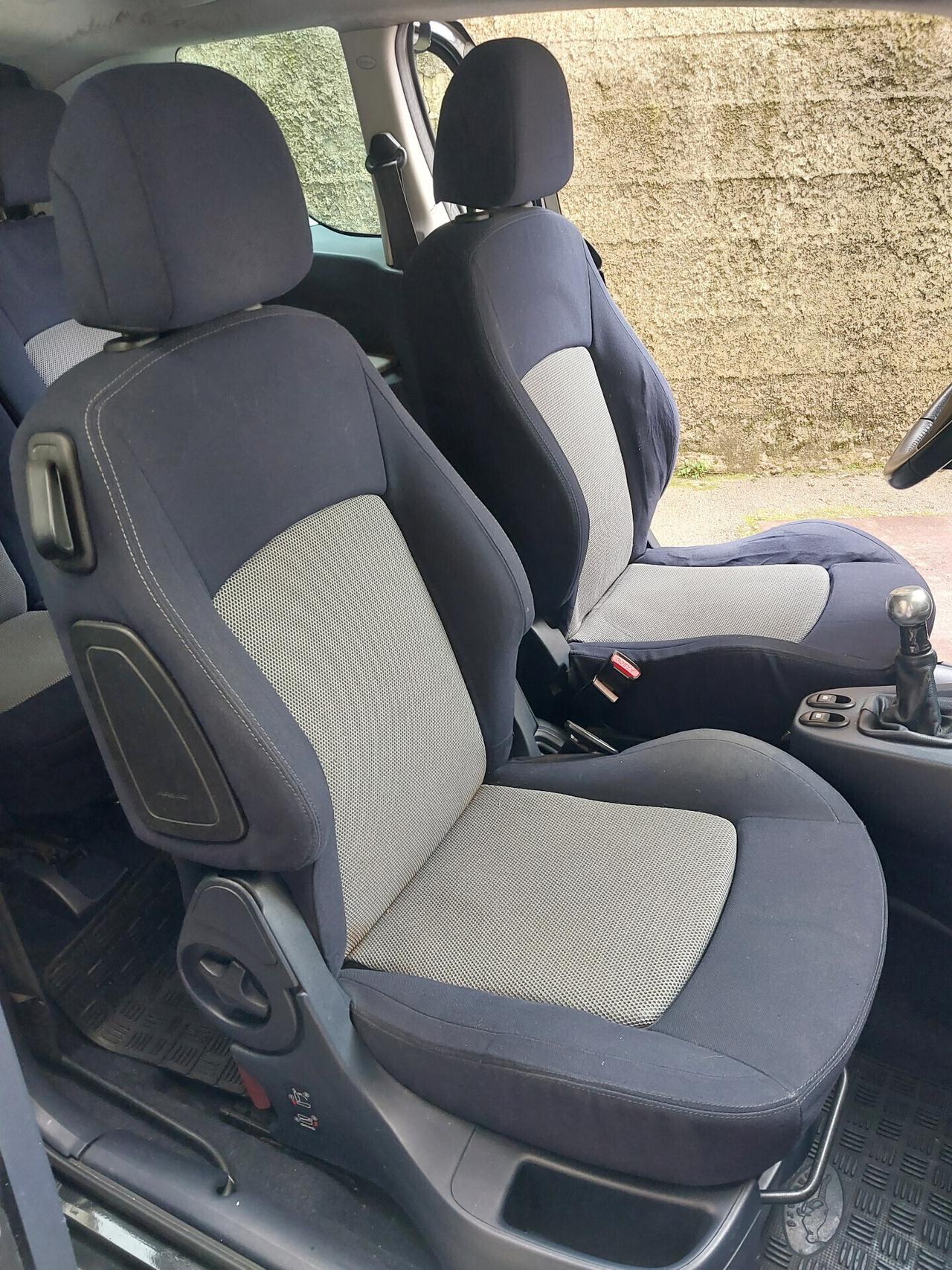 Peugeot 1007 1.4 HDi Trendy 08/2006