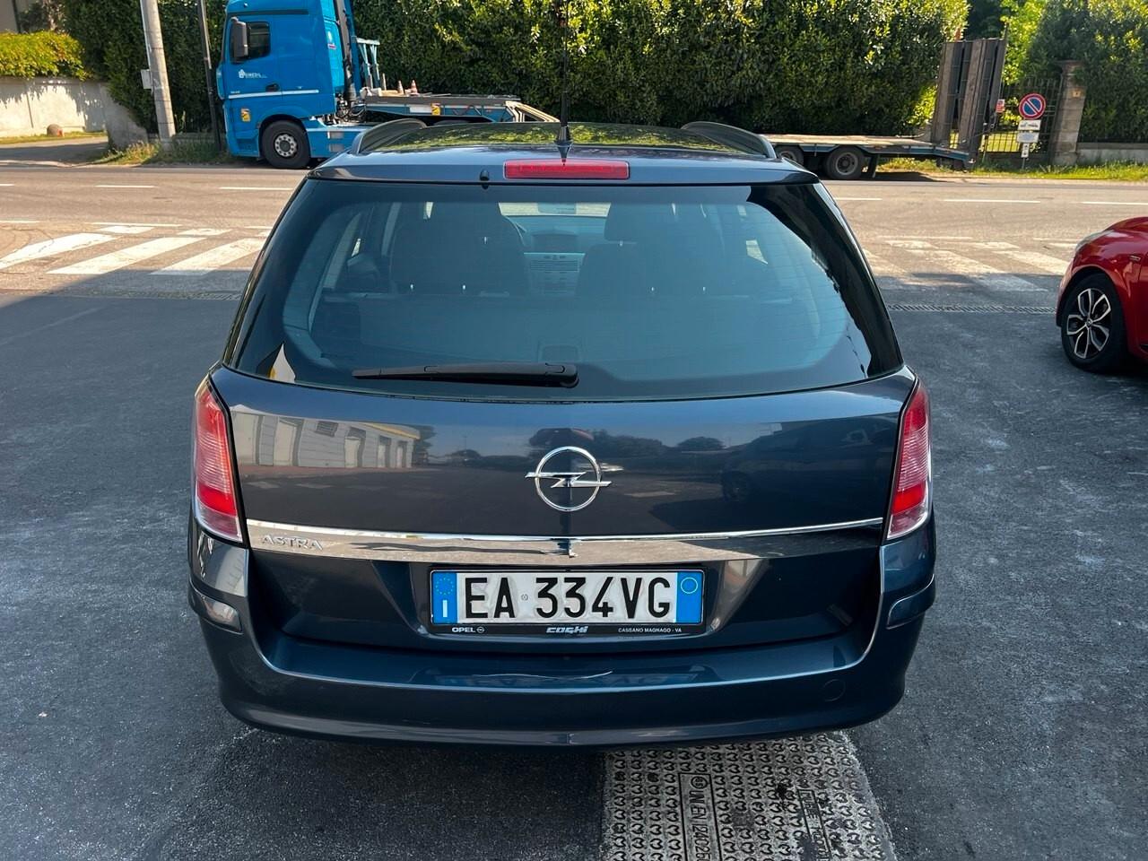 Opel Astra 1.6 16V VVT 5 porte Enjoy
