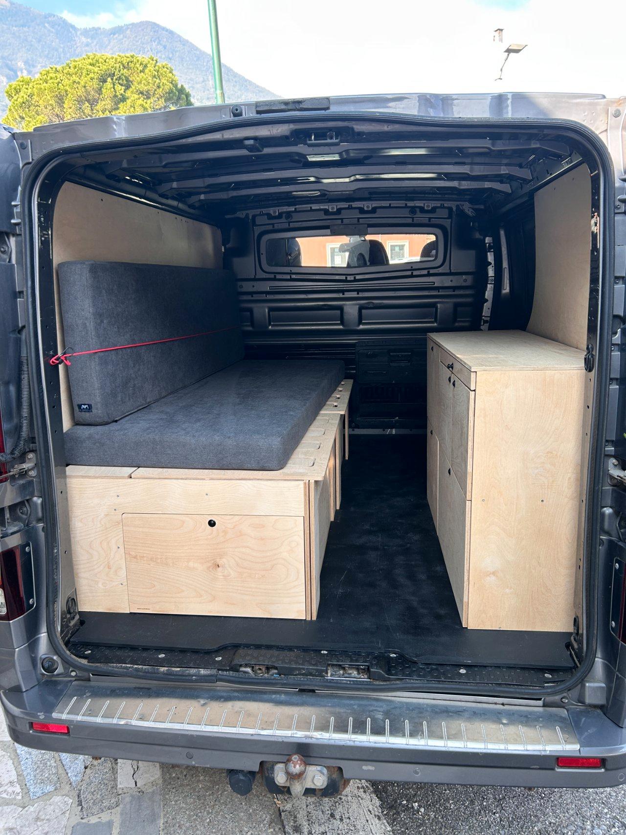 OPEL VIVARO FURGONE 3 POSTI