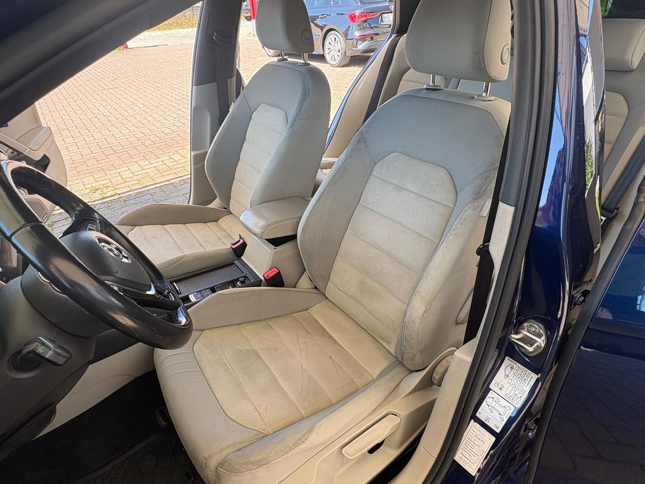 Volkswagen Golf Executive 2.0 TDI BlueMotion #9473