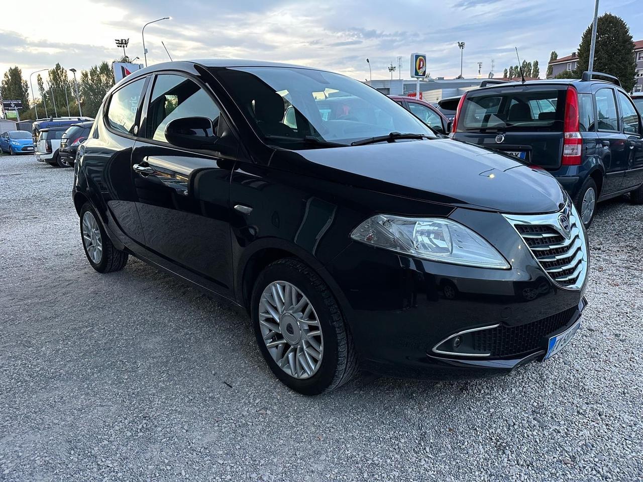 Lancia Ypsilon 1.2 69 CV 5 porte GPL Ecochic Gold