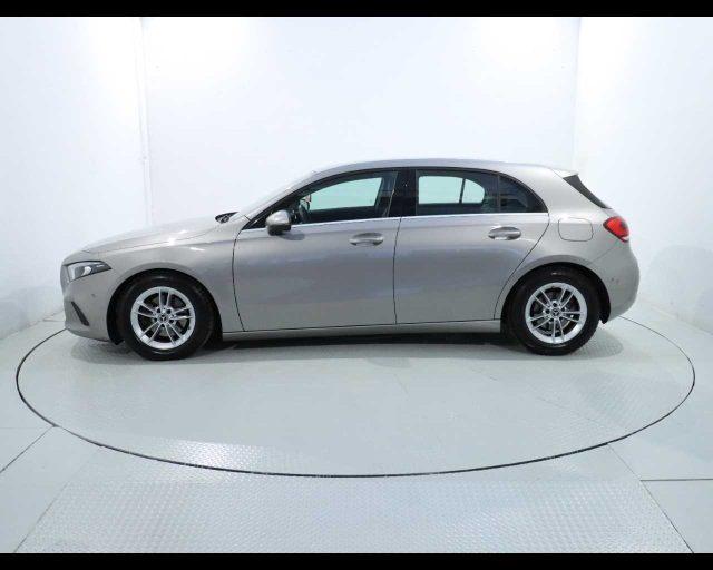 MERCEDES-BENZ A 180 d Business Extra