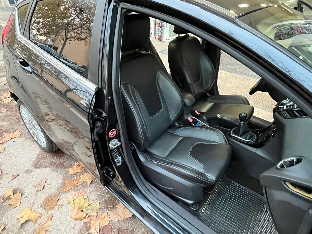 Ford Fiesta 1.5 TDCi 75CV 5 porte Titanium