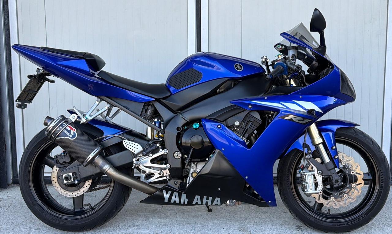 Yamaha YZF R1