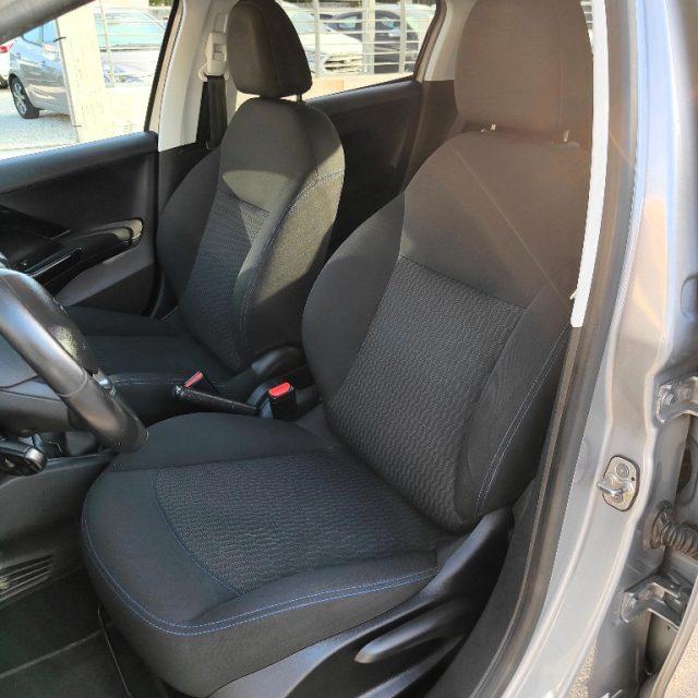 PEUGEOT 208 1° serie PureTech 82 Signature