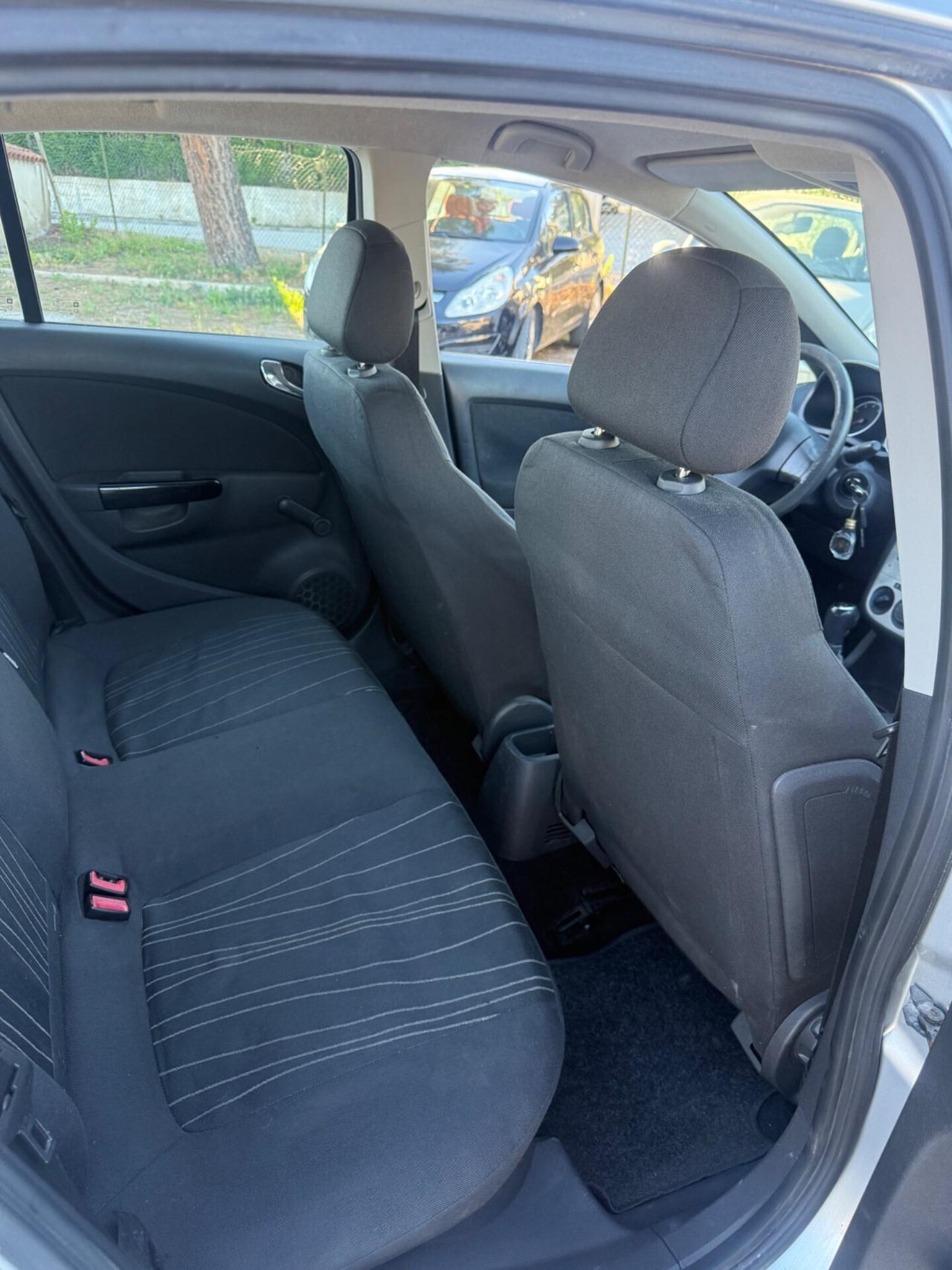 Opel Corsa 1.2 Benzina Neopatentati 130milaKM