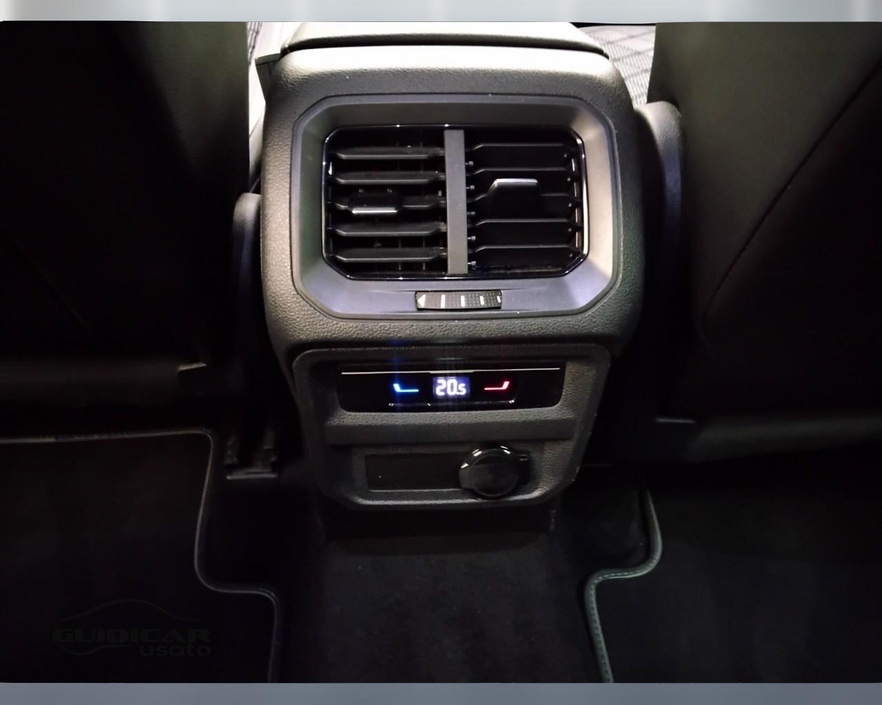 VOLKSWAGEN Tiguan II 2021 - Tiguan 1.5 tsi R-Line 150cv dsg