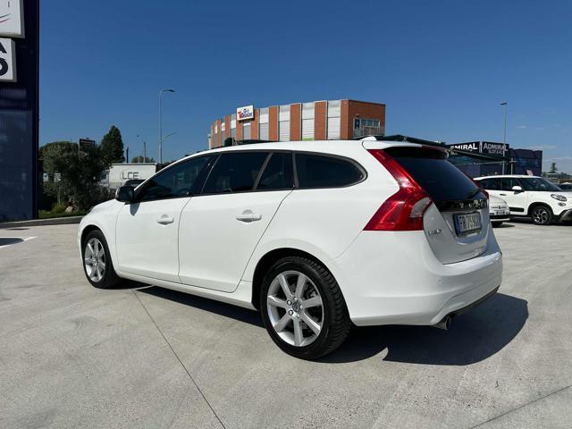 VOLVO V60 D2 Geartronic R-design