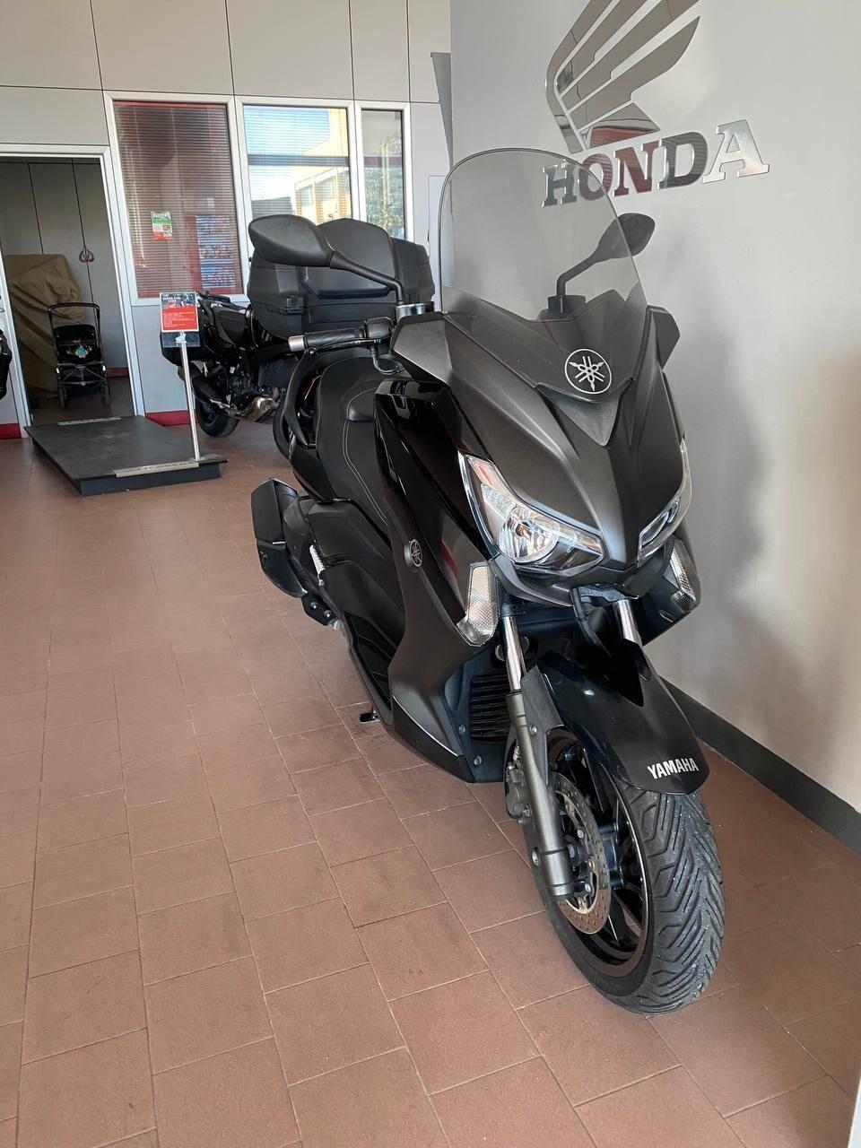 Yamaha X-Max 400