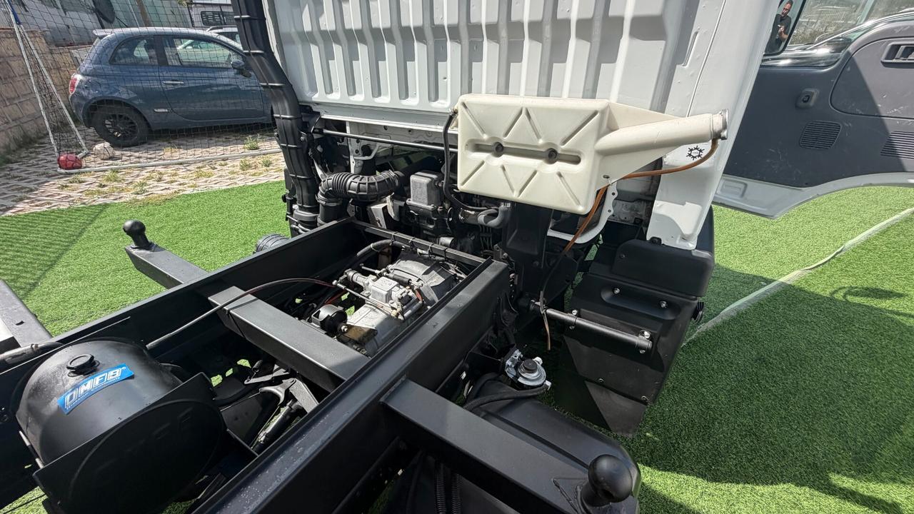 Nissan Cabstar 120.35 3.0 RIBALTABILE TRILATERALE