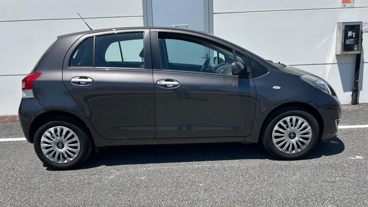 TOYOTA YARIS 1.0 5 P sol.