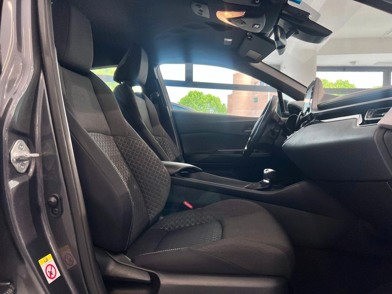 Toyota C-HR 1.8 Hybrid E-CVT Active