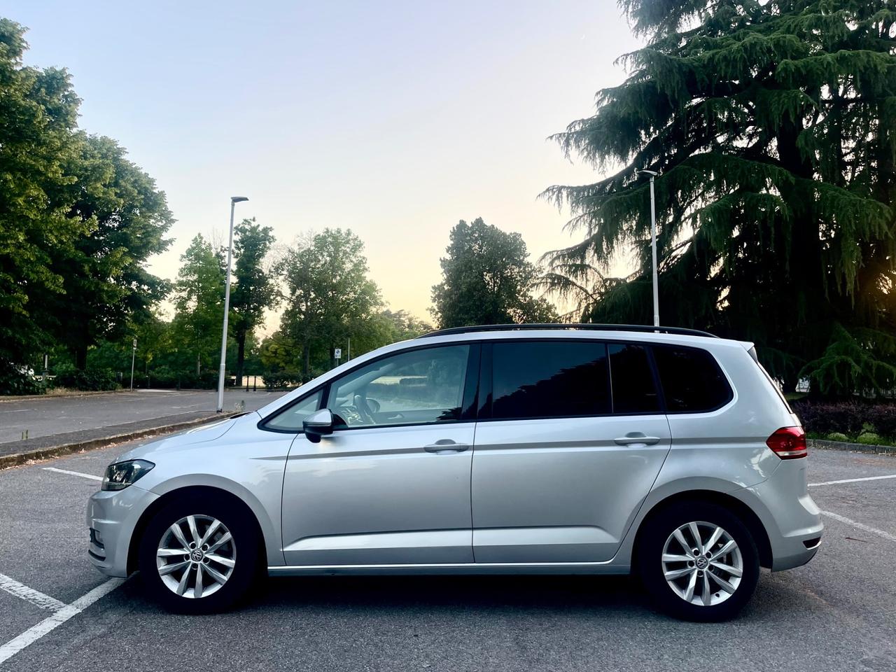 Volkswagen Touran 1.6 TDI Business BlueMotion Technology