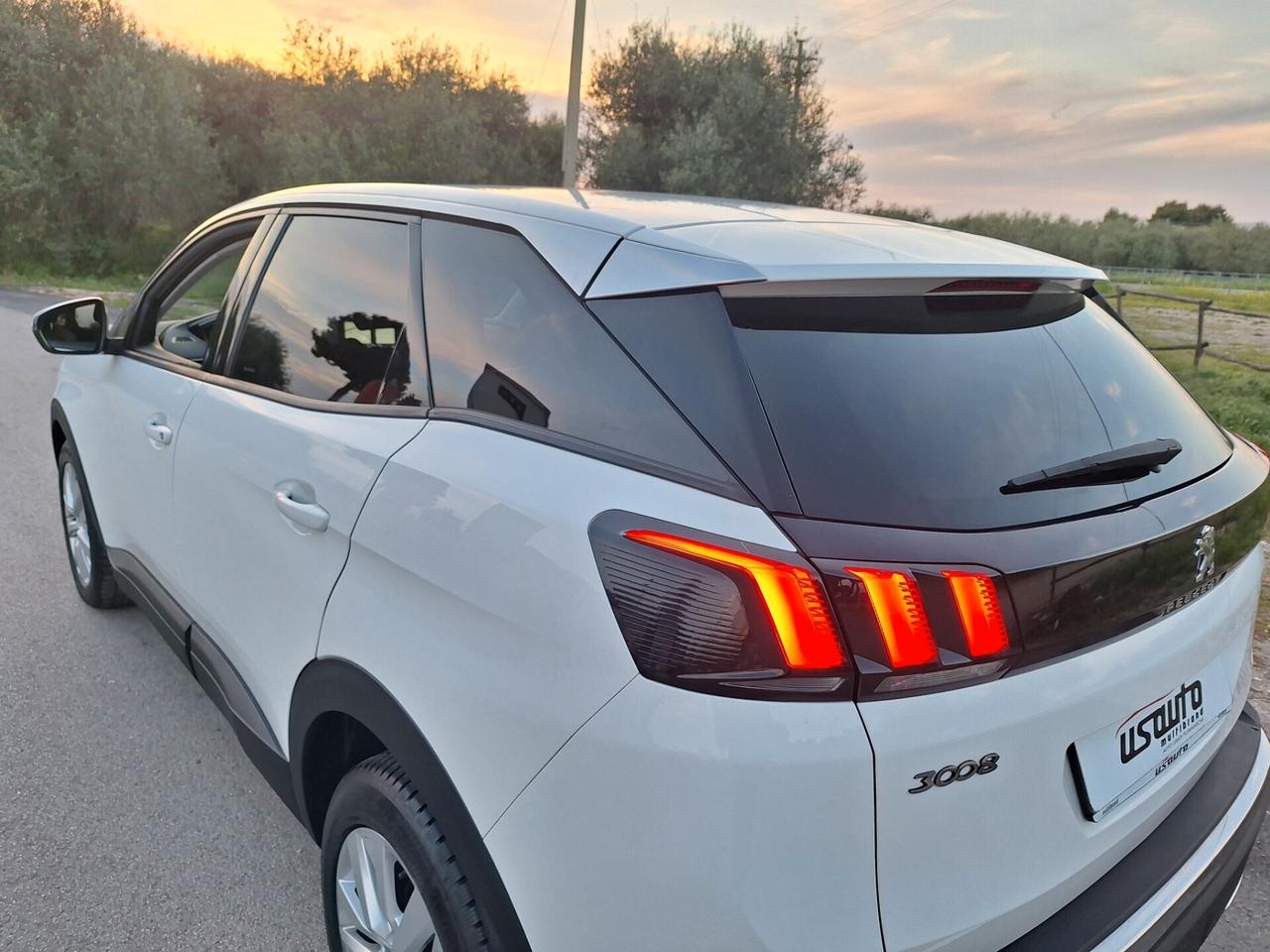 Peugeot 3008 BlueHDi 120 cv NAVI 2018