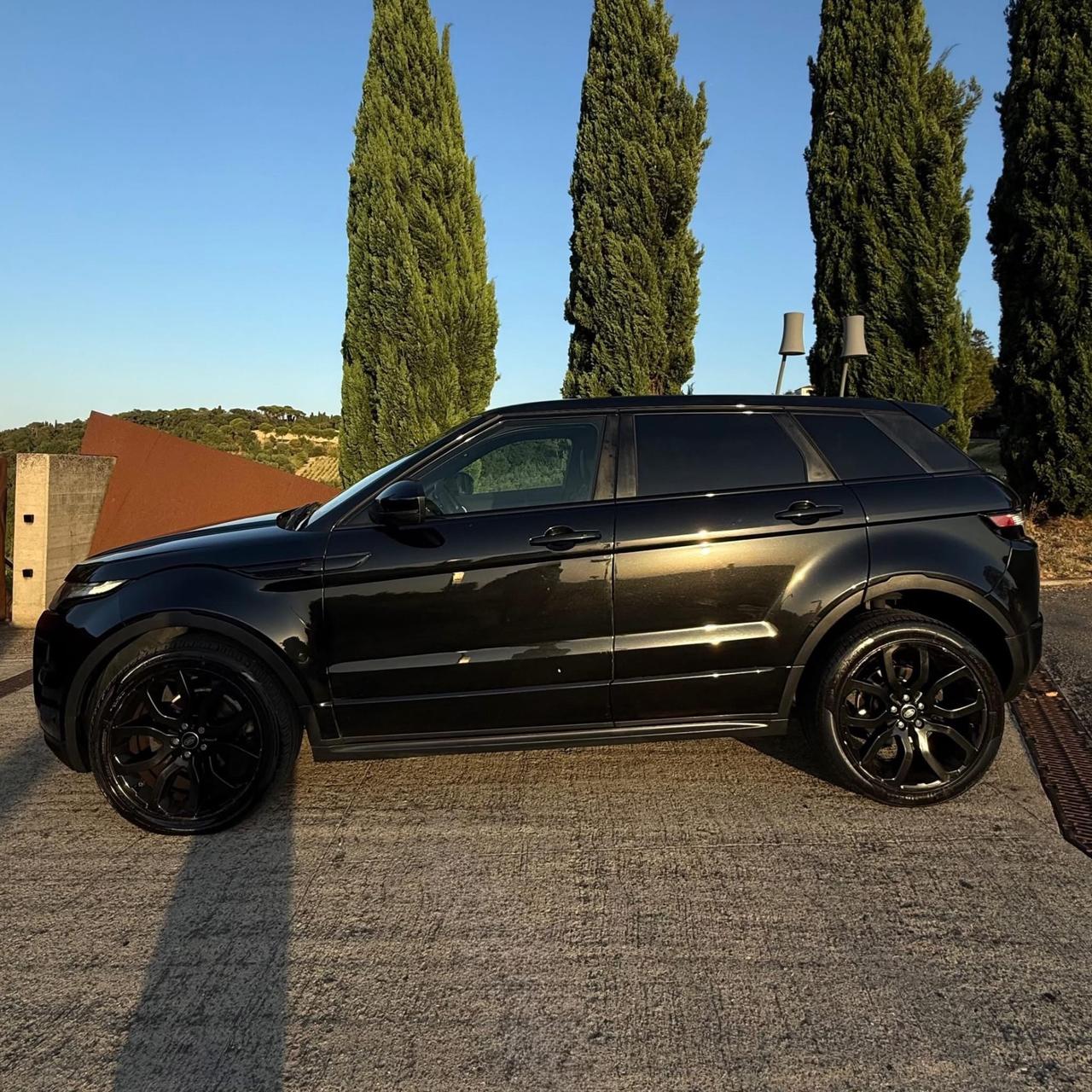 Land Rover Range Evoque 2.2 TD4 5p. Pure