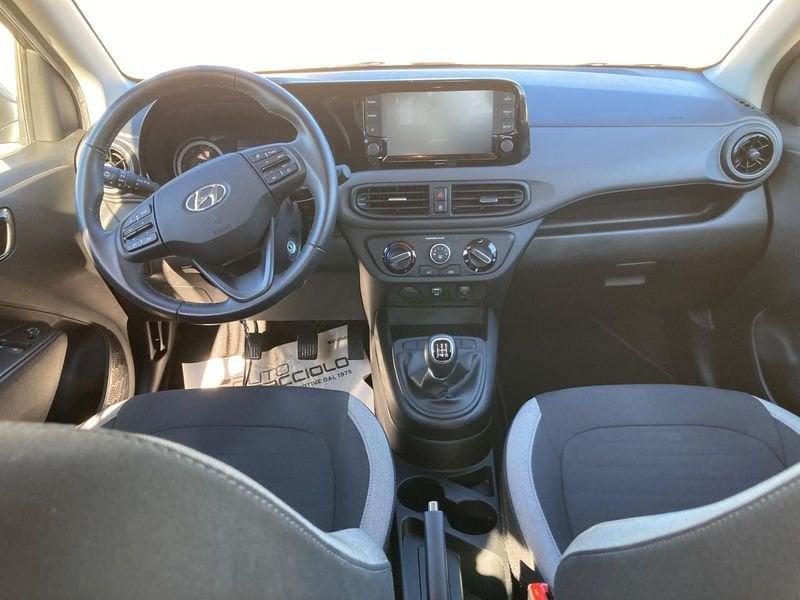 Hyundai i10 i10 1.0 MPI Tech + CONN