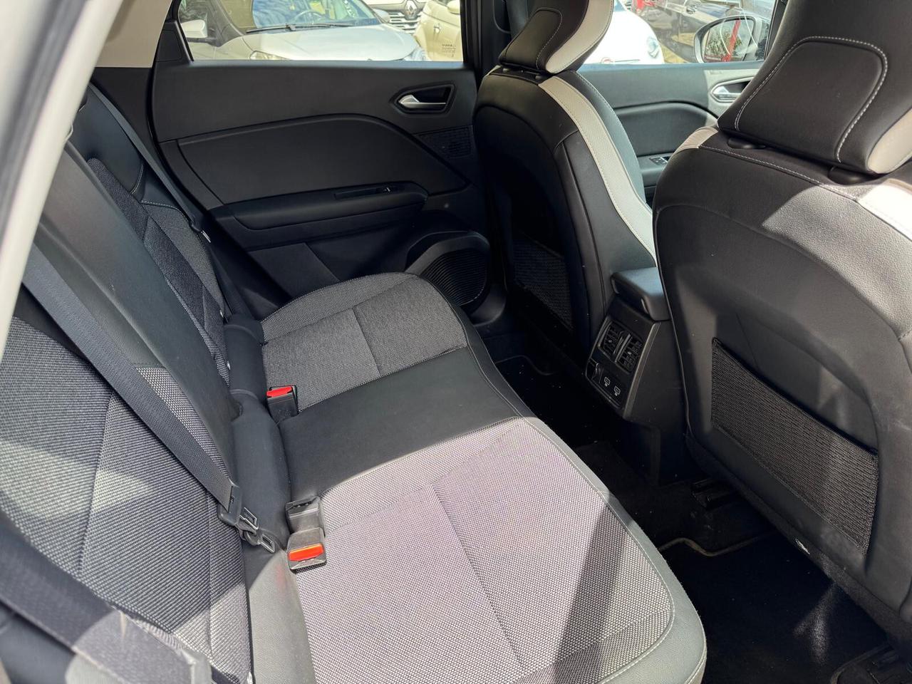 Renault Captur Plug-in Hybrid E-Tech 160 CV Intens