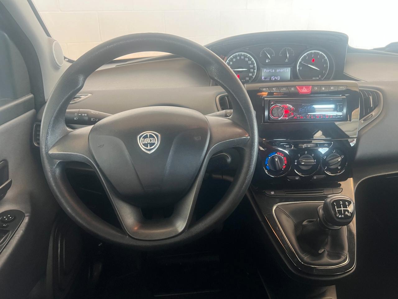 Lancia Ypsilon 0.9 TwinAir 85 CV 5 porte Metano Ecochic Gold OK NEOPATENTATI