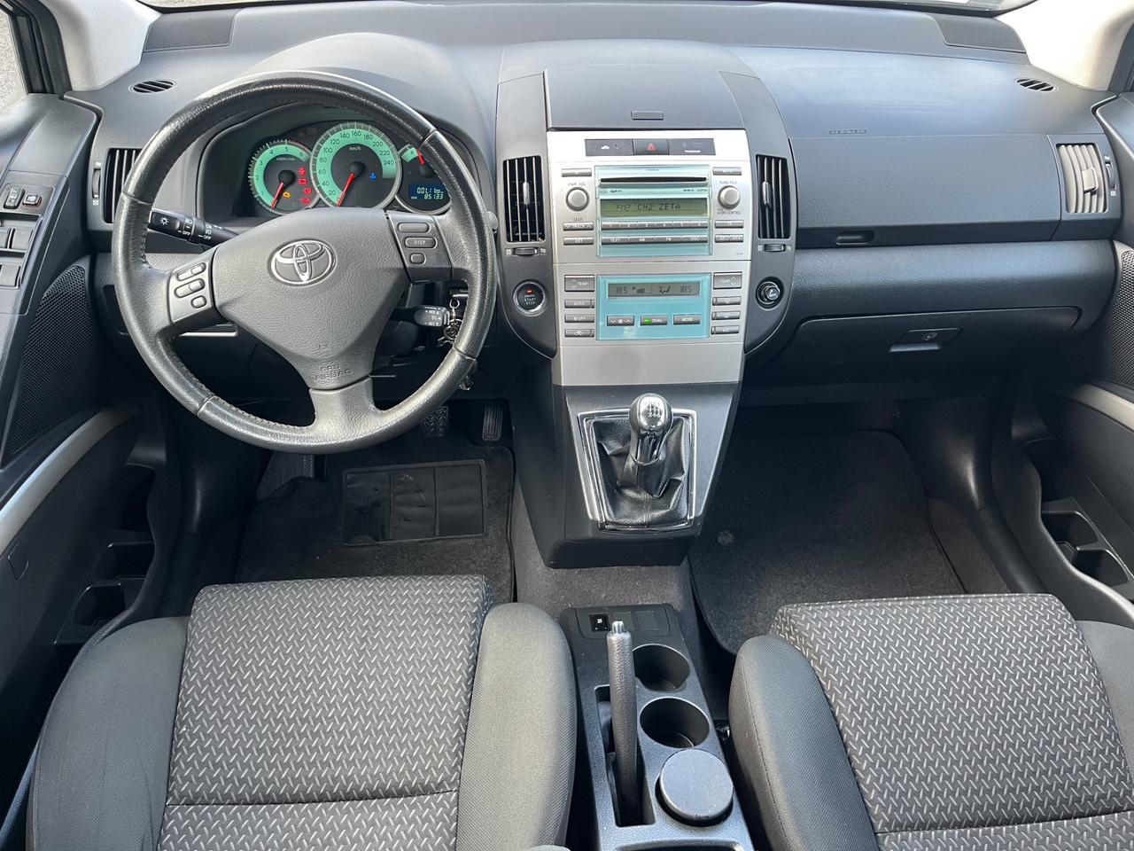 Toyota Corolla Verso 2.2 16V D-4D Sol