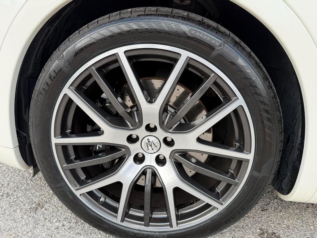 Maserati Levante V6 AWD Granlusso 350CV