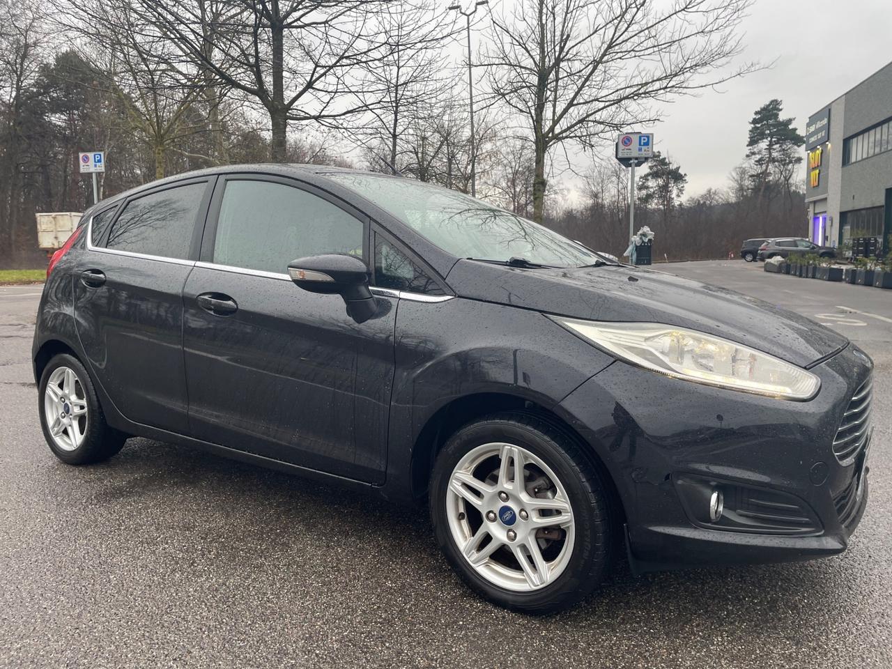 Ford Fiesta 1.5 TDCi 75CV 5 porte Titanium*Nepatentati*Cerchi*