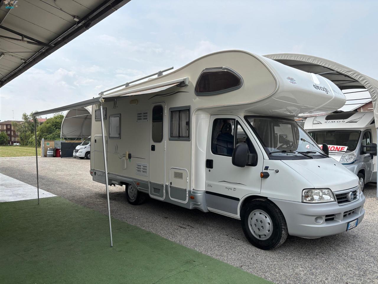 ELNAGH SUPER D 111c - MANSARDATO CON LETTI A CASTELLO IN CODA