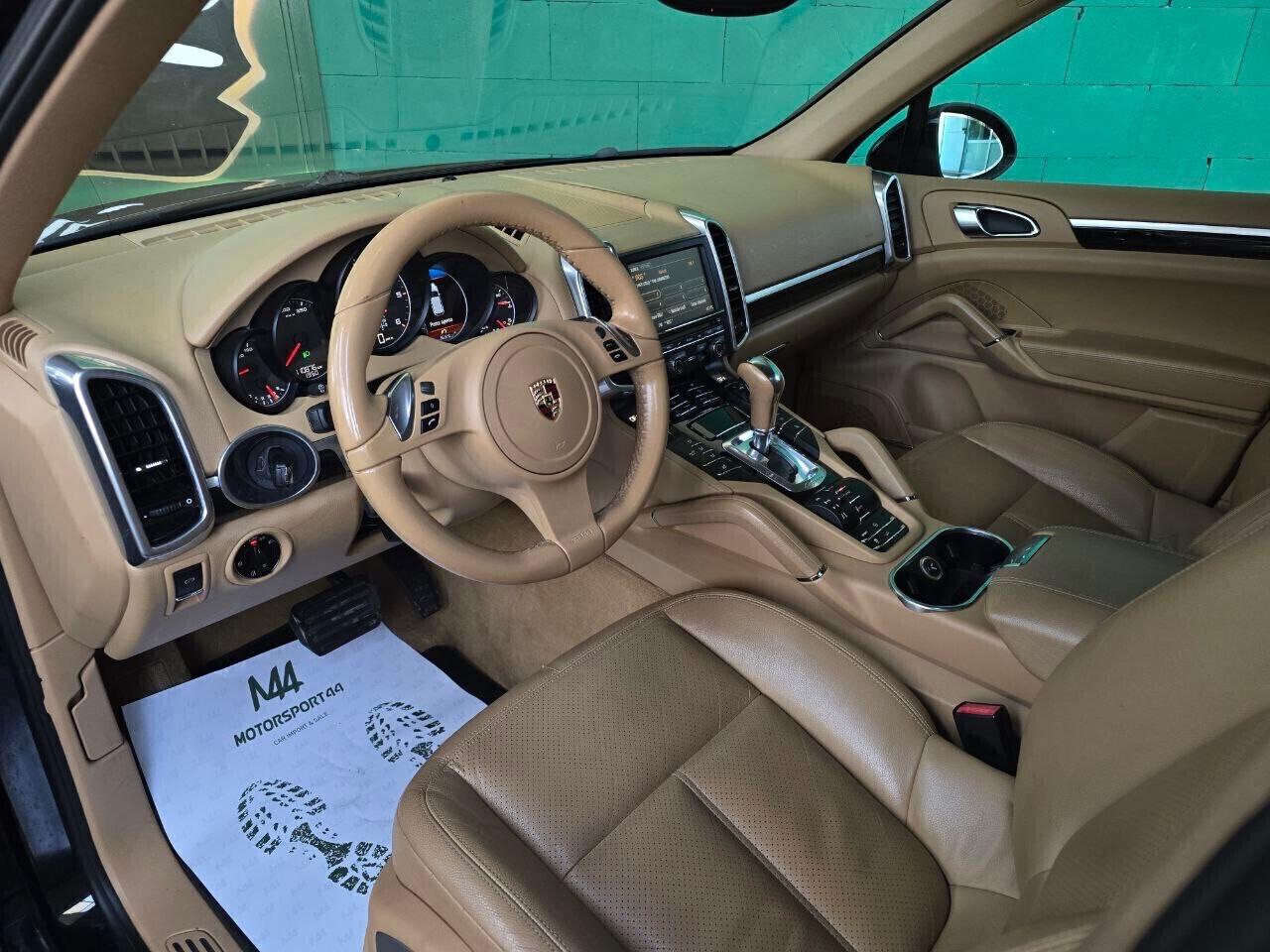 Porsche Cayenne 958 3.0 TDi *TETTO