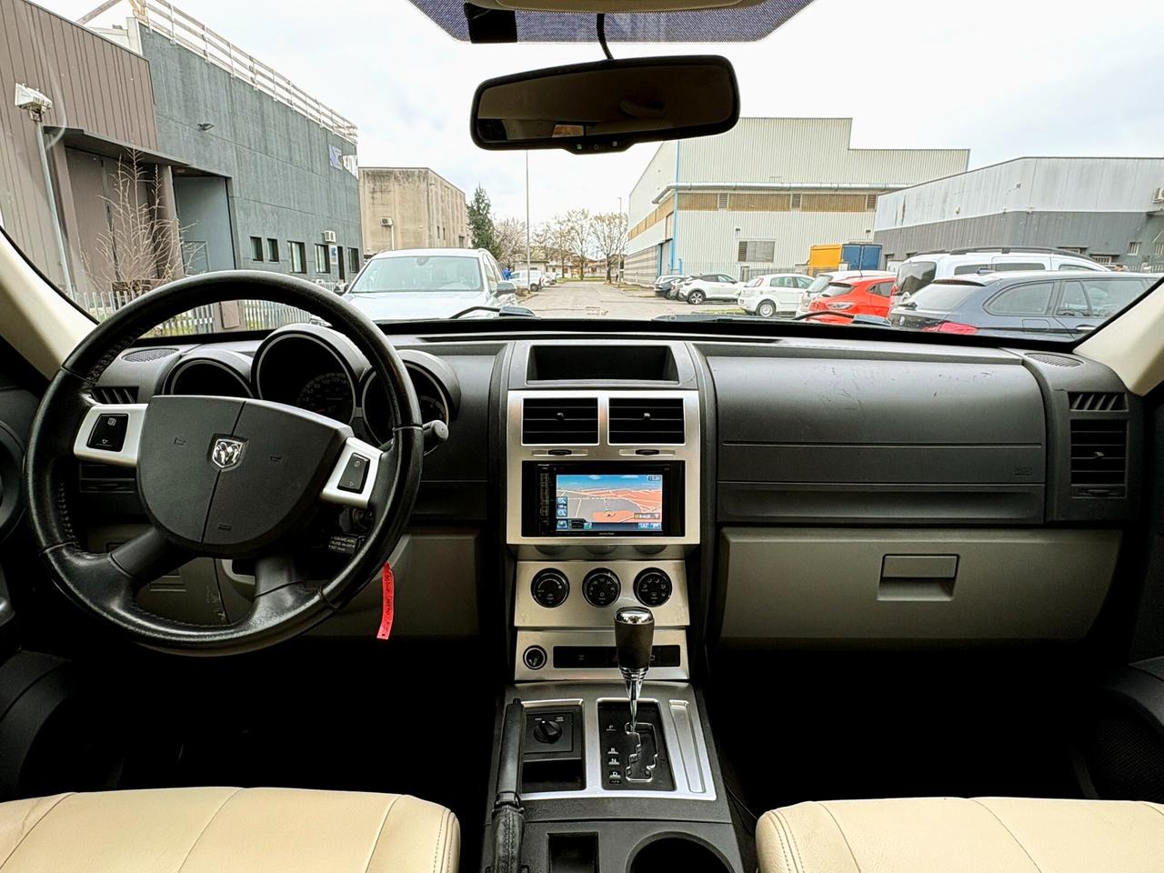 DODGE NITRO 2.8D aut- 4x4 inserib-Nav,Pelle,Dvd-2010