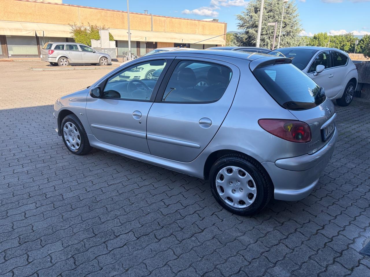 Peugeot 206 1.1 5p. XT