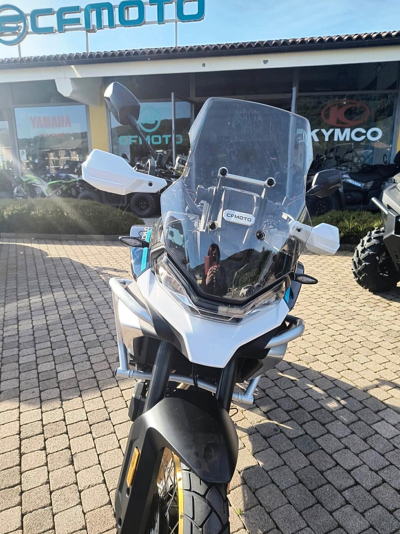 CFMOTO MT 700 ADV