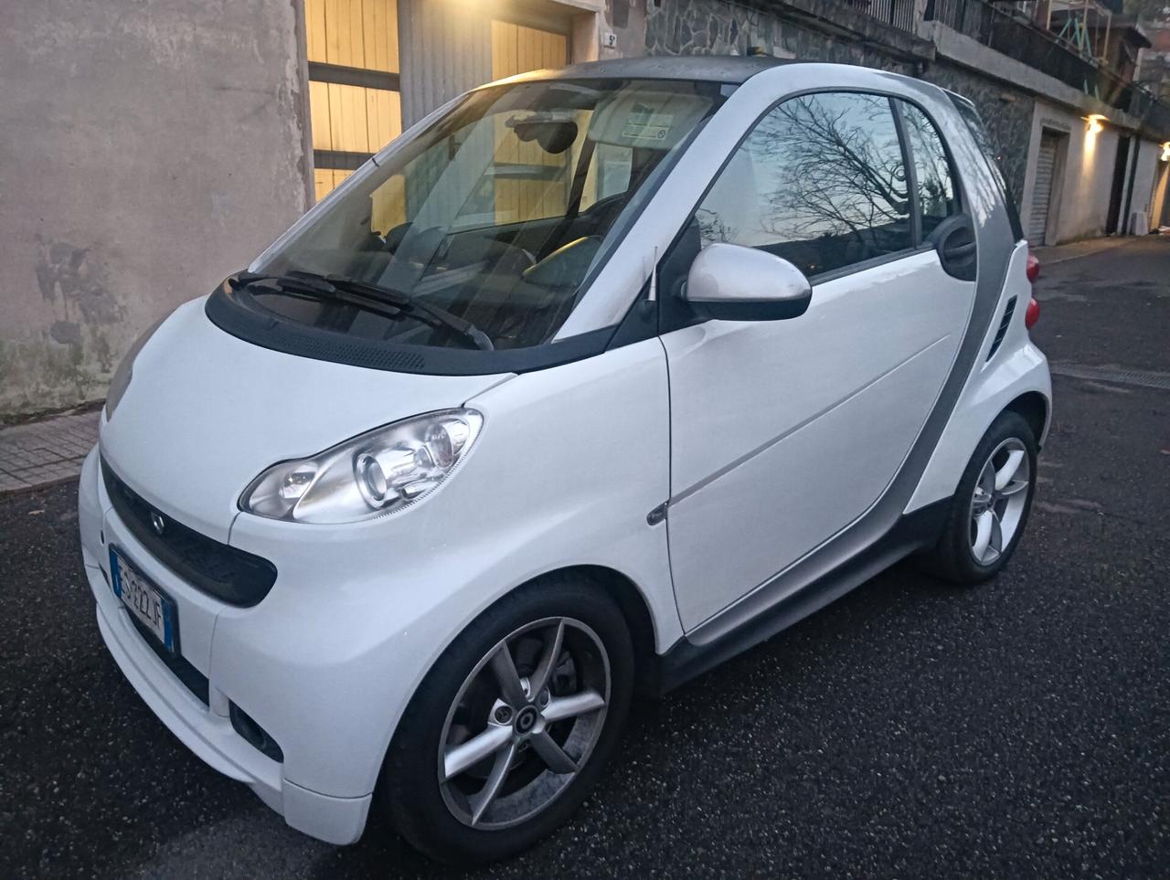Smart ForTwo 1000 45 kW MHD coupé pure