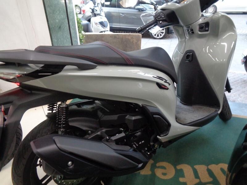 Honda SH 350 Sport soli 700 Km