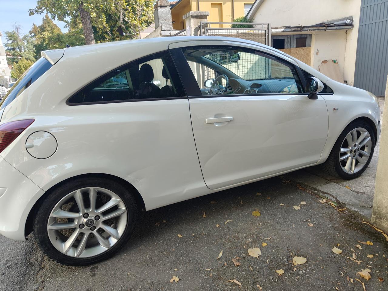 Opel Corsa 1.2 85CV 3 porte GPL-TECH Club